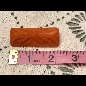 Unmarked Jewelry - VTG Women’s Butterscotch Bakelite Brooch Pin Unmarked Jewelry - VTG Women’s Butterscotch Bakelite Brooch Pin